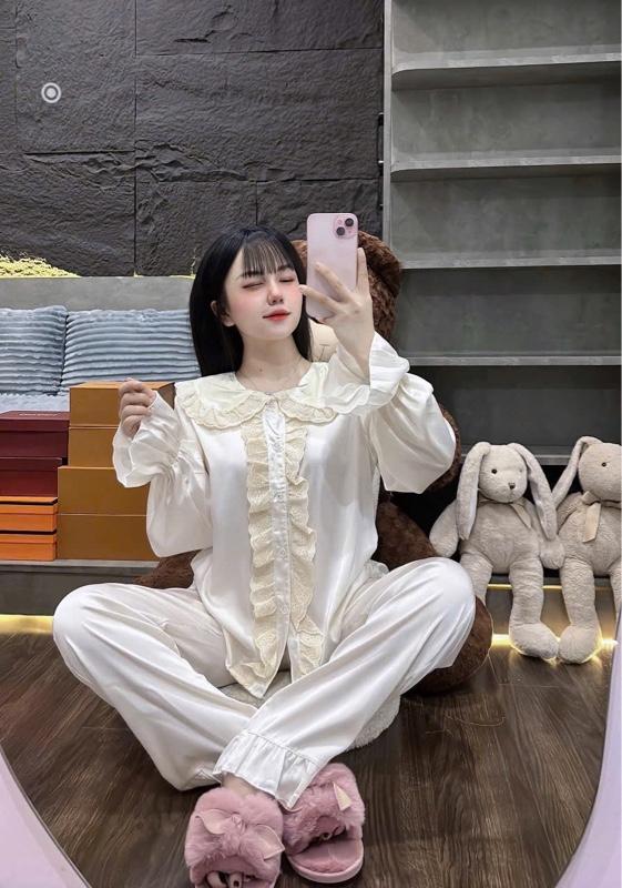 Product Introduction of Set Bộ Pijama Tiểu Thư Cổ Sen Phối Bèo Dọc Nút Đính Đá Chất Liệu Lụa Latin Mát Mịn 40-62kg m13 11