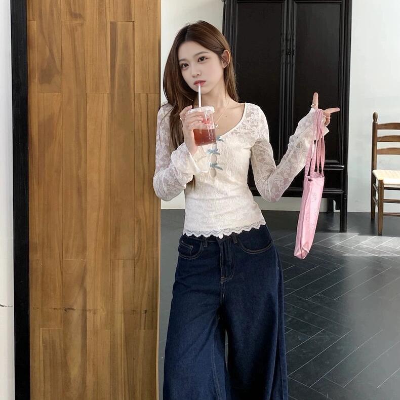 Product Introduction of [55% Repurchase Rate] 2025 French Pure Desire Hollow-out Lace Tops Women's Summer Design Sense Slim Fit Hot Girl Inner Wear High Waist Short 4