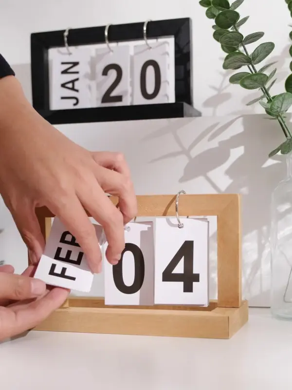 Lịch lật số để bàn, lịch khung gỗ trang trí bàn học, bàn làm việc, decor văn phòng, quà tặng, quà lưu niệm 4