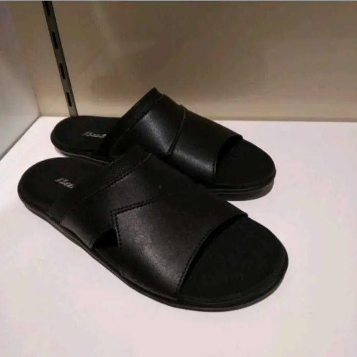 Bata Sandal Pria Skip Black Size 39-43 New Produk Selop Terbaru - Hitam Matte Terlaris cowo Kulit 2