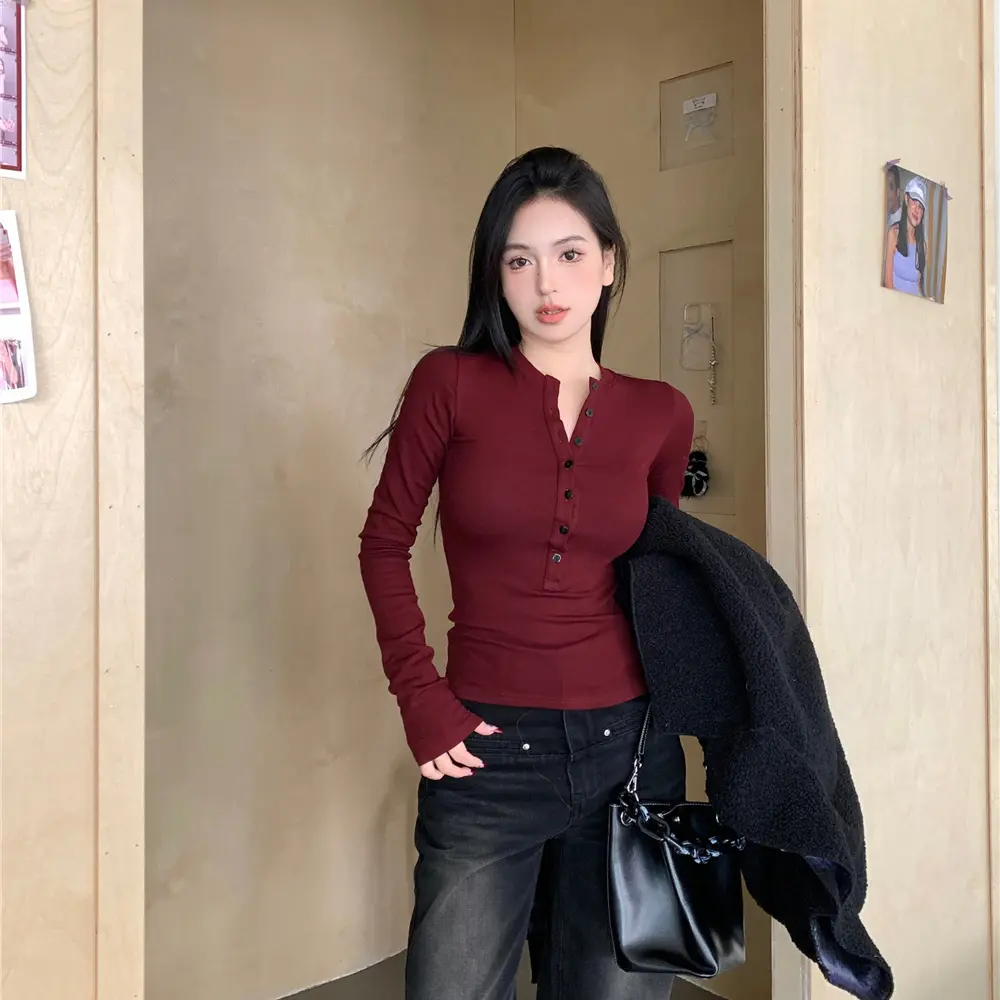 Red Top Spring Design Black Single-Breasted T-shirt Women's Short Slim Fit Hot Girl Bottoming Shirt Inner Wear Blouse