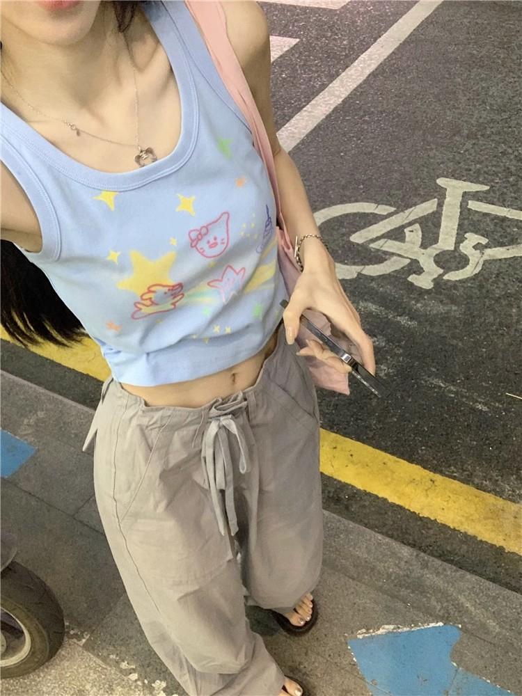 Product Introduction of Áo Yếm, Phong Cách Trẻ Trung Graffiti Cô Gái Nóng Bỏng, Không Tay Nhỏ, Có Thể Mặc Ngoài Trời Và Trong Nhà, Trang Phục Dopamine, Áo Ngắn, Thích Hợp Cho Mùa Hè Của Phụ Nữ 6