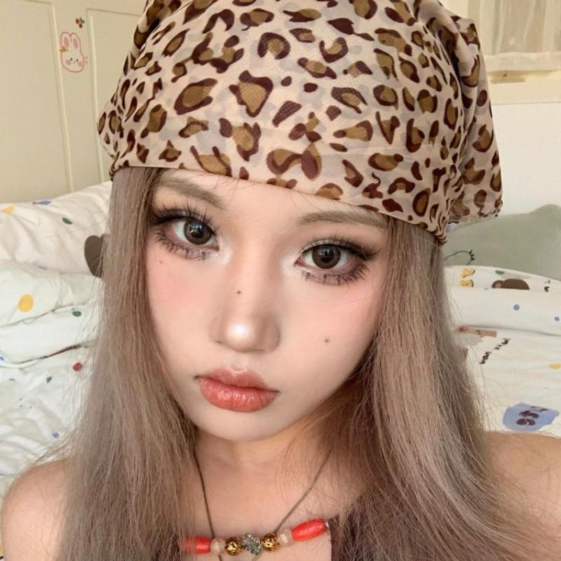 Khăn Quàng Vuông Nhỏ Nhẹ, Phong Cách Cô Gái Nóng Bỏng Xu Hướng Mới, Khăn Quàng Quấn Tóc Mùa Xuân Và Mùa Hè, Phong Cách Cổ Điển Hip-Hop, Khăn Quàng Lụa Họa Tiết Da Báo, 2025 3
