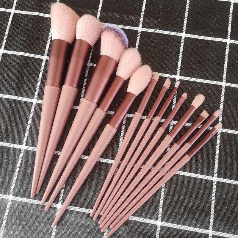 Product Introduction of Makeup Brush Suit Eye Shadow Blush Face Powder Highlight Repair Lip Brush Beauty Tools 7