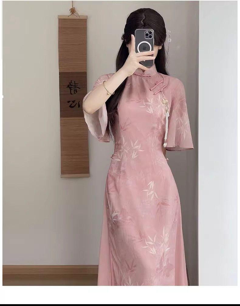 Product Introduction of Áo Dài, Sườn Xám Ao Dai Hồng, Thiết Kế Trung Quốc Mới, Cải Tiến Mới, Thích Hợp Cho Các Cô Gái Trẻ Và Dáng Ôm, Mặc Mùa Hè, Thích Hợp Cho Các Hoạt Động Hàng Ngày, Quần Áo Trà 4