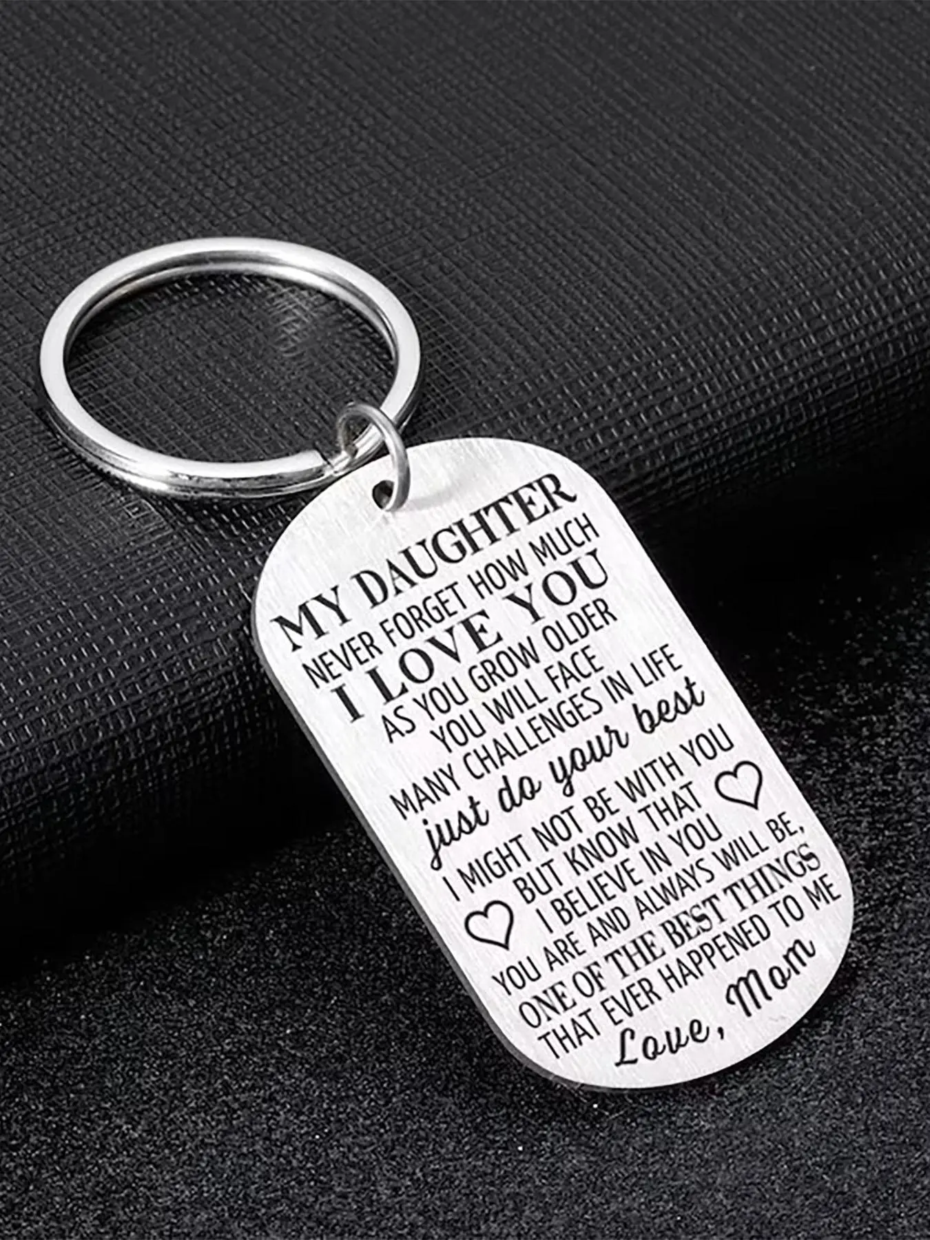 Fashion Letter Pattern Slogan Metal Keychain,  My Daughter Keyring, Never Forget How Much I Love You, Funny Gift for Daughter from Mom, Trendy All-match Keychain for Men & Women, Graduation Gift