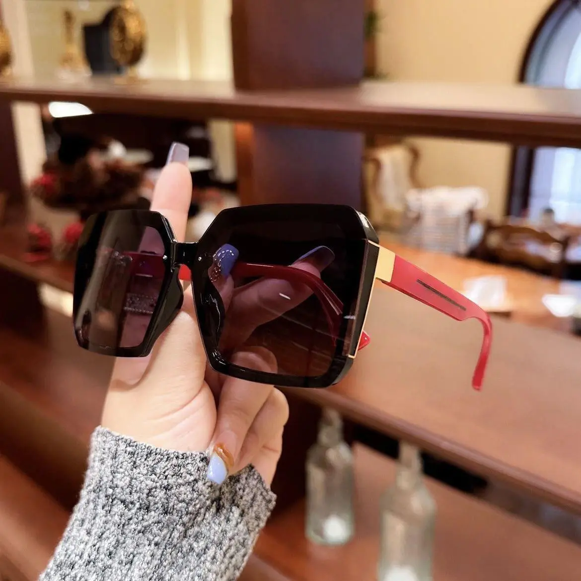 ​New Classic Retro Sunglasses| Timeless UV400| Vintage Colors