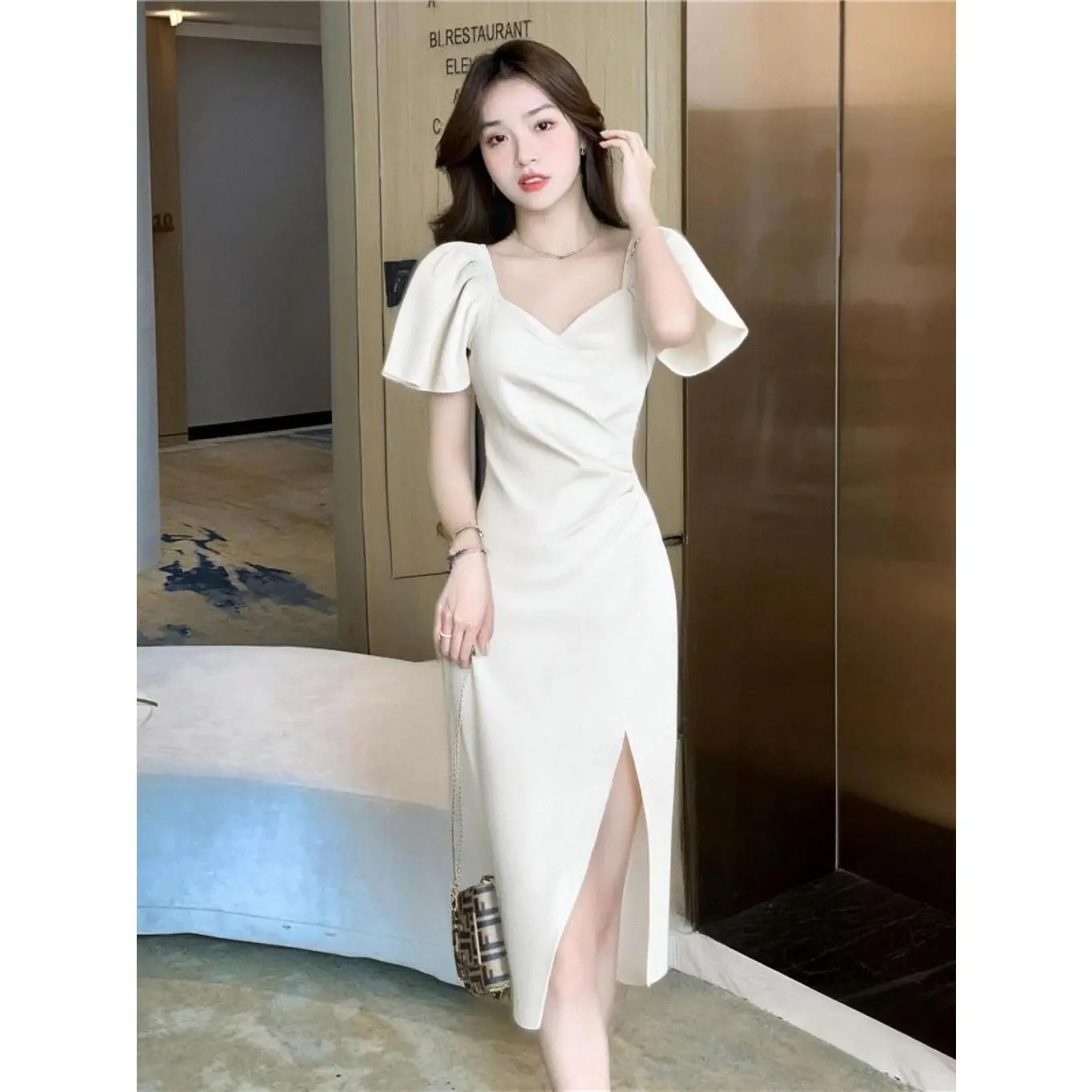 floral design for dress Stay Close Black – Shop the Mint Lulus Pearson White Lace Colour:plum Lace & Net Full puff sleeves