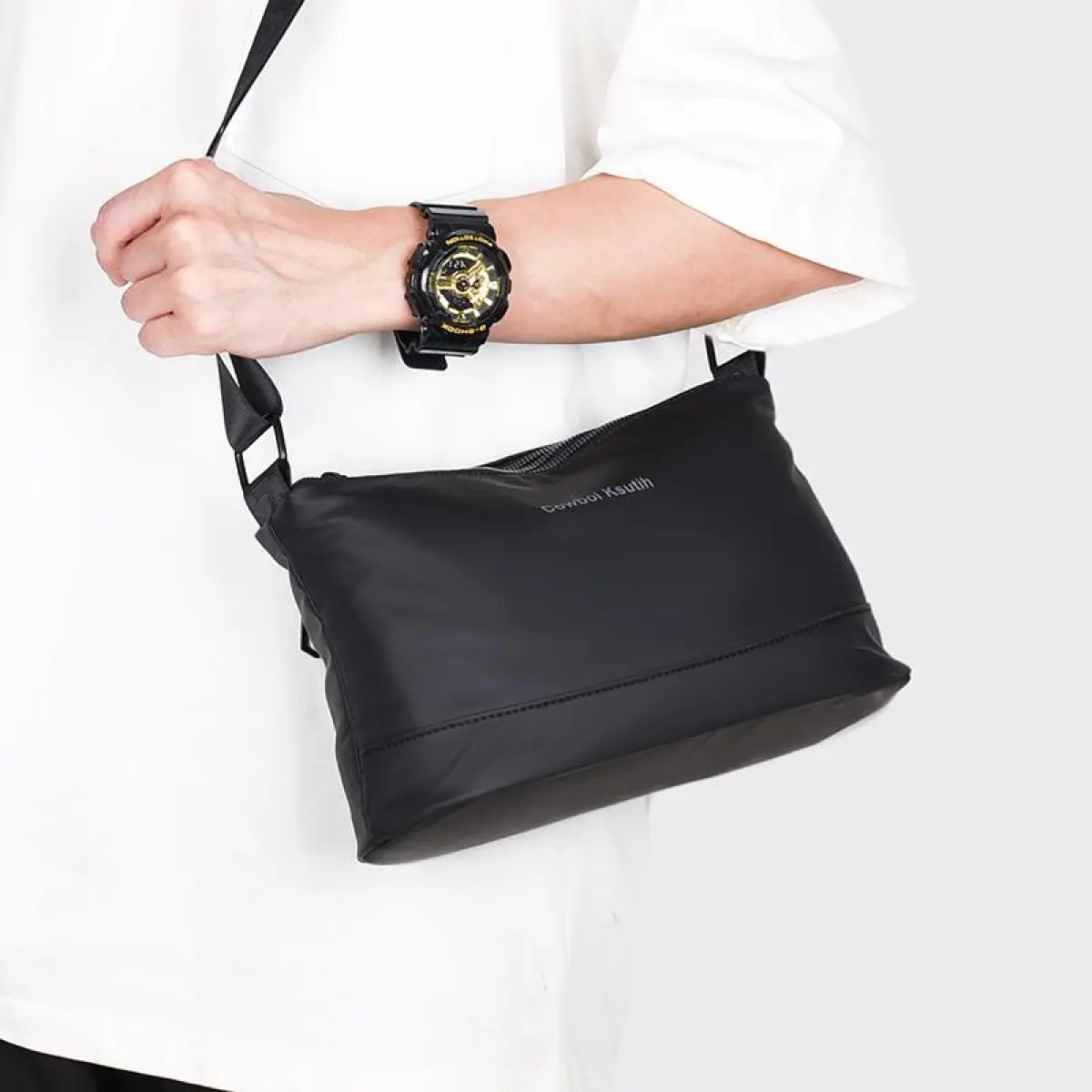2025 new trendy simple multifunctional waterproof large-capacity lightweight one-shoulder messenger bag
