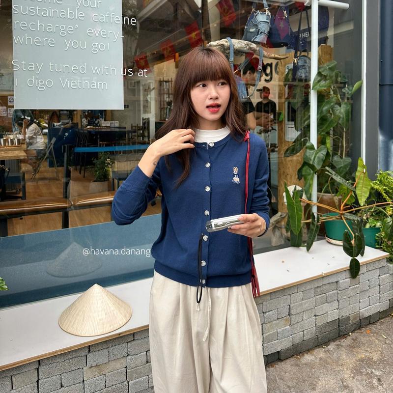 Áo cardigan mongtoghi nữ dài tay thêu logo chú gấu nhỏ HAVANA ATH452