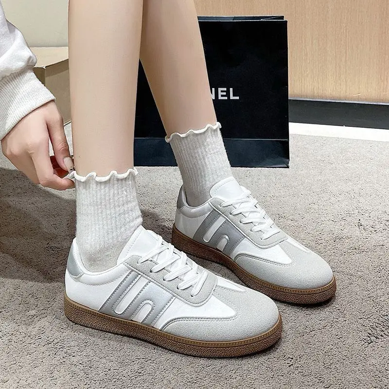 Stellar Steps Giày thể thao nữ Giày Đế Mềm Giản Chủ nghĩa tối giản Hàn Quốc Phong cách và thoải mái Ánh sáng
