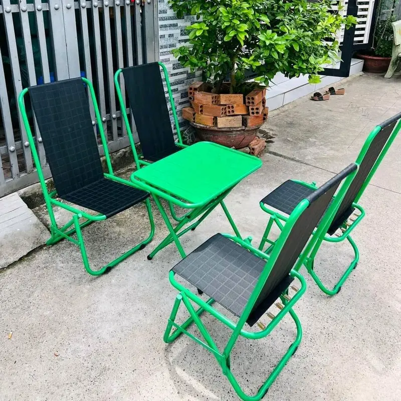 1 bàn sắt lá + 4 ghế sắt lưng cao sơn tĩnh điện 3