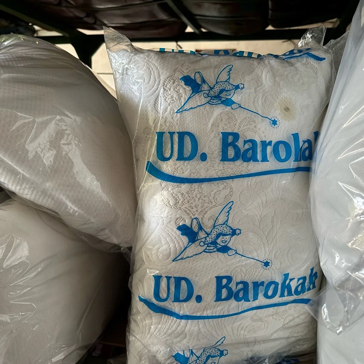 Bantal guling kniting halus dan nyaman Bed
