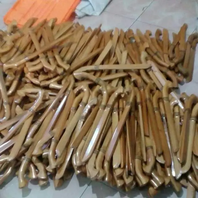 Golok Pencak Silat bahan kayu untuk latihan 1