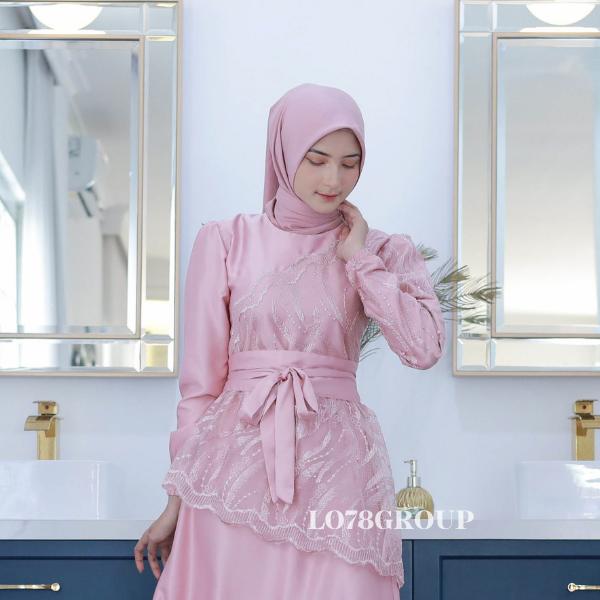 Clarissa - New Saukia Malaysian Dress Satin Brukat Fashion Lebaran Bridesmaid Kondangan 2023 Brokat Lembut Mewah Muslim Mutiara Panjang Velvet Gamis Gaun Pesta Wanita Motif BROKAT Maxi Tile Tanggung 3