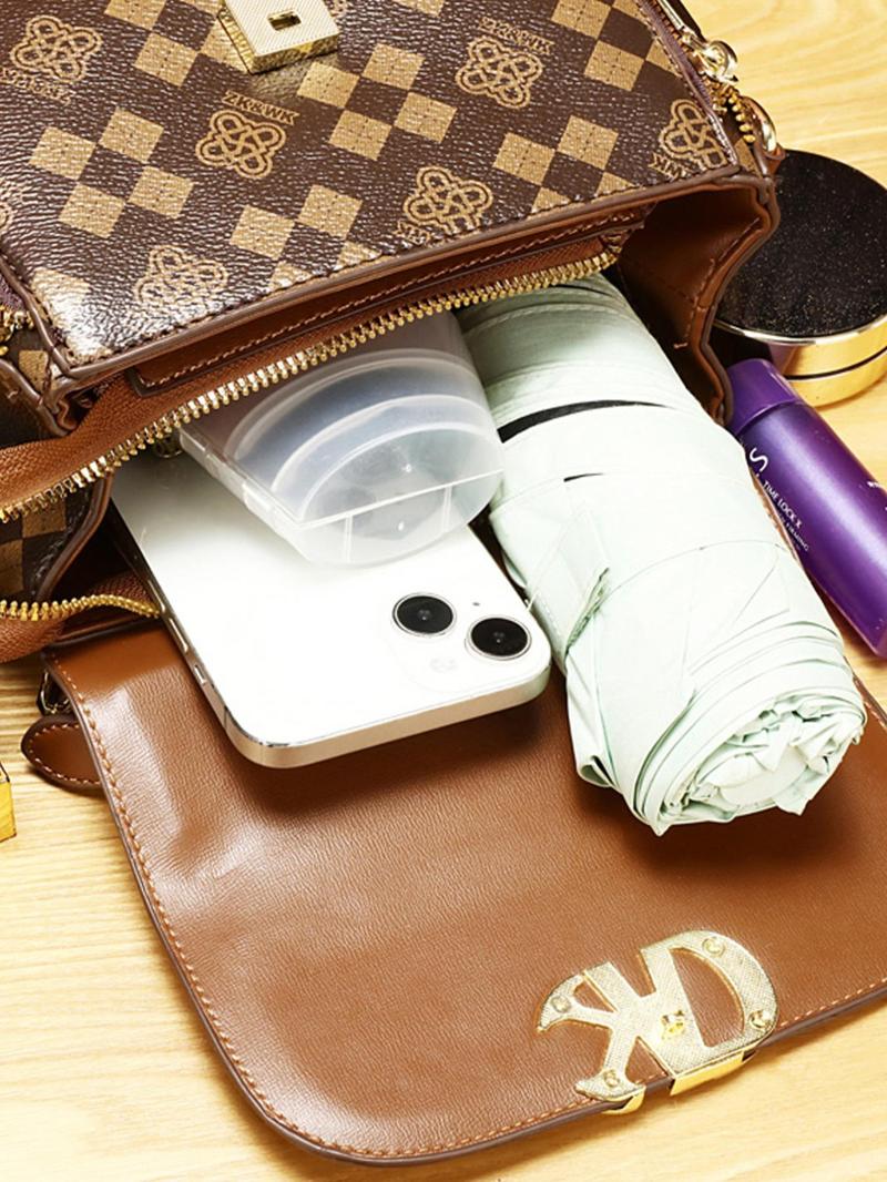 Product Introduction of Women's Retro Pu Leather Geometric Pattern Print Handbag, 2025 New Trendy Letter Label Decorated Crossbody Bag, Casual All-match Crossbody Bag for Work & Daily Used 14