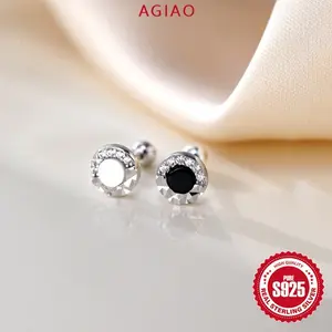 AGIAO Anting Pasangan Pria Dan Wanita Agate Hitam Dan Putih Bulat Asimetris Perhiasan Telinga Anti-Hilang