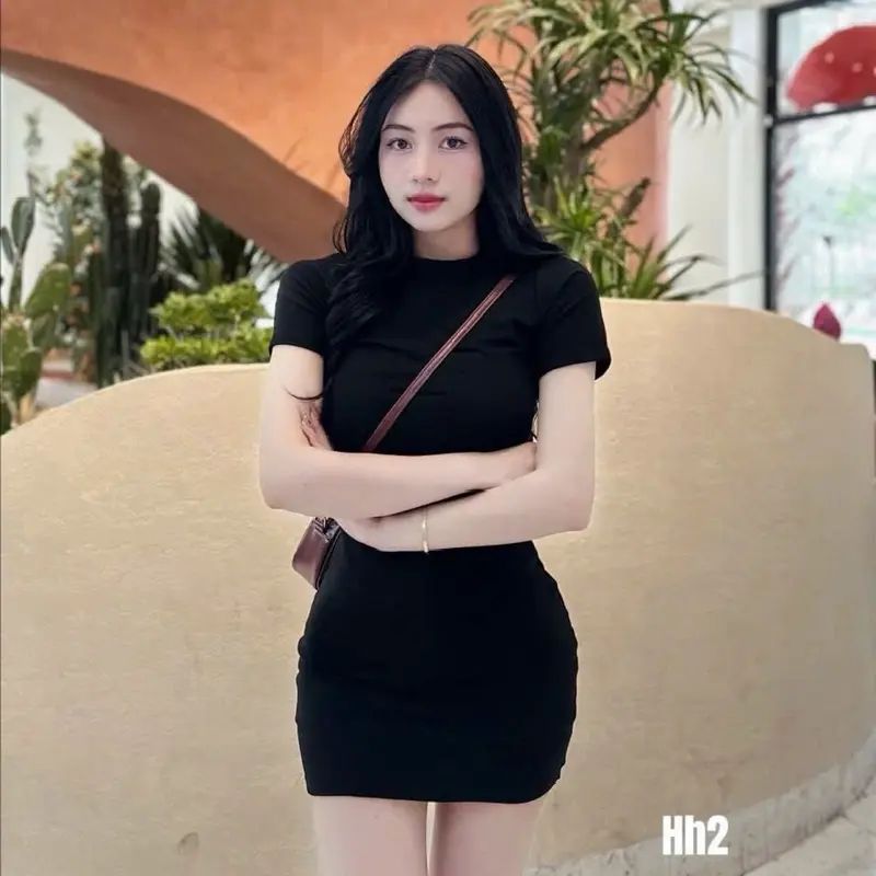 ￼Váy body cộc tay ôm chất thun gân dày loại 1 co dãn dáng ngắn màu đen HV269