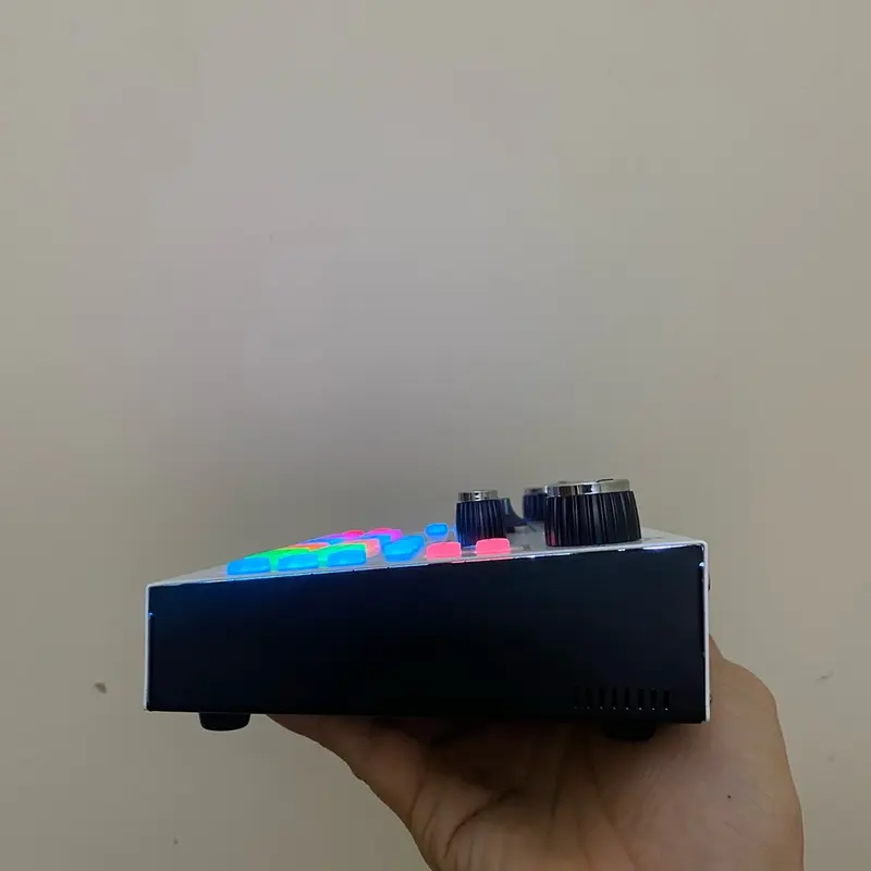 Hàng nóng Sound card x7 mới 2024 .Phiên bản tiếng việt, tích hợp mic 5v và mic 48,vỏ kim loại chắc chắn và tinh xảo,âm thanh cực nét. sound card ngẫu nhiên 5