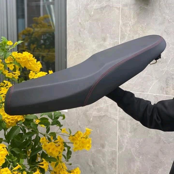 Áo yên EX 150 Fom kiểu_gọt_zin may thành chỉ đỏ.