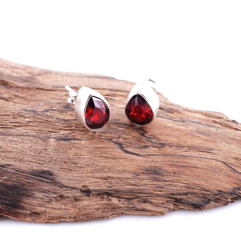 Anting Stud Wanita Perak Asli 925 Terbium Red Garnet Githa 1