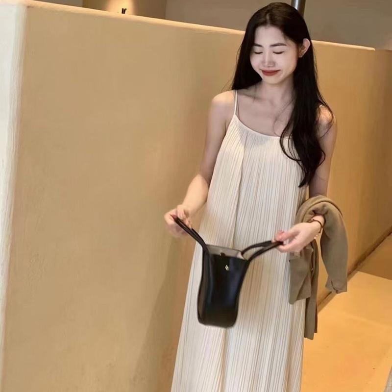 Product Introduction of Váy Hai Dây Xếp Ly Dành Cho Nữ, Mỏng Và Thanh Lịch, Màu Trơn Váy Dài Dễ Phối Đồ Dành Cho Quý Cô 7
