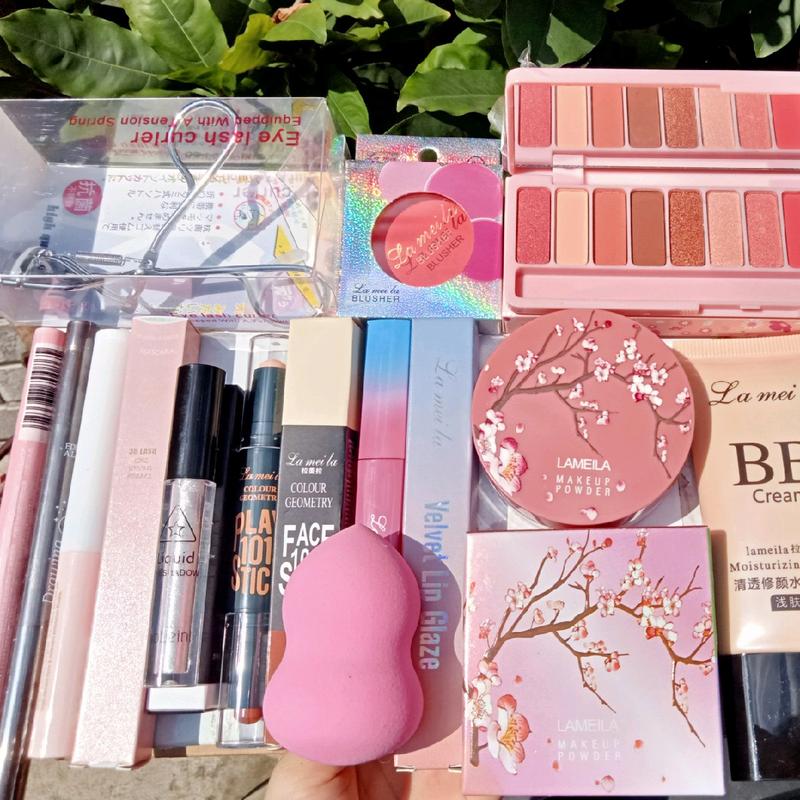 (Tặng Bộ Cọ 8 Món) Bộ Trang điểm Lameila 12 món dành cho người mới tập makeup