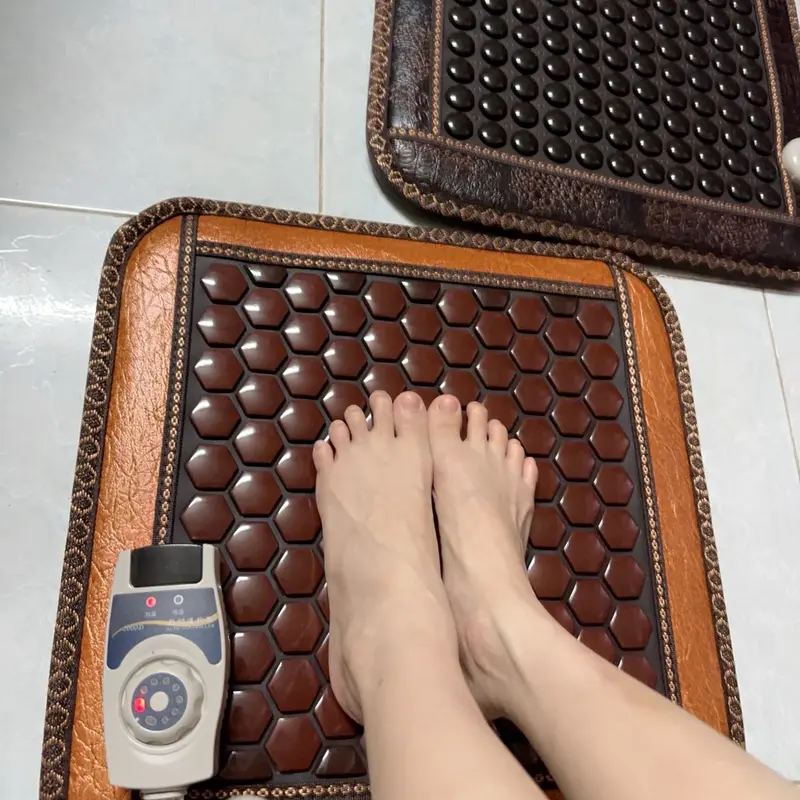 Thảm đá nóng hồng ngoại giảm đau lưng 45x45cm 6