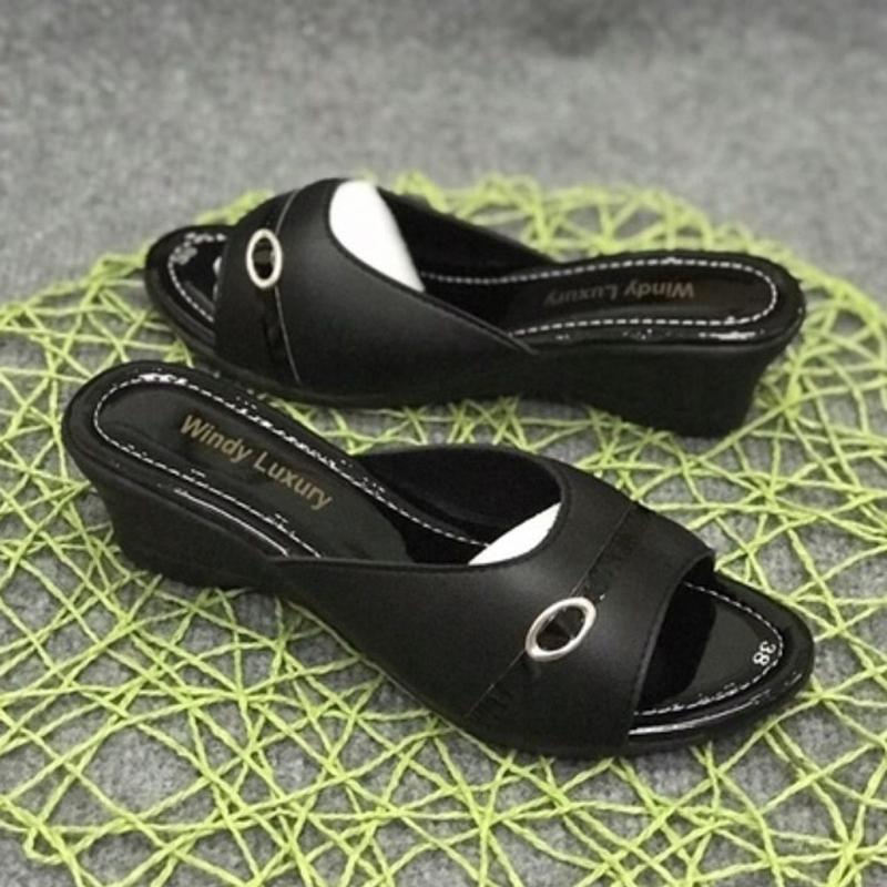 (Form nhỏ) Dép nữ trung niên, dép quai ngang đế 3 phân có khoá DéP GiàY