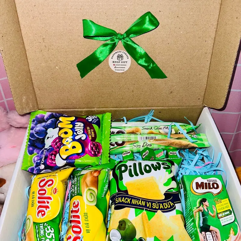 Box quà tặng bánh kẹo màu xanh lá size nhỏ 0
