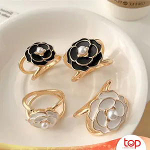 Ring Hijab Bros Cincin Jilbab Hitam Putih Aksesoris Kerudung Syal Fashion Wanita Emas Bunga Cantik Mewah Muslim Peniti