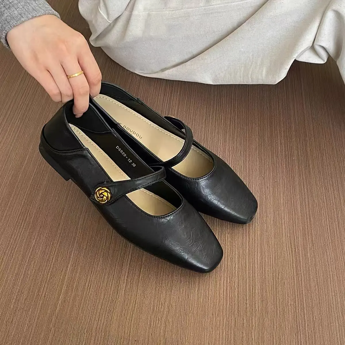 Square Toe Mary Jane Pumps Women's New Spring and Autumn French Style Temperament Low-Cut Soft Leather Classic Style Women's Shoes