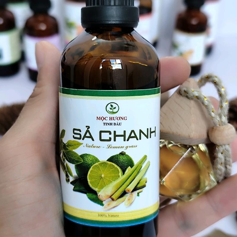 Tinh Dầu Sả Chanh thiên nhiên Xông phòng đuỗi muỗi khử mùi tặng kèm vỏ treo xe phòng . Dung Tích 100ml