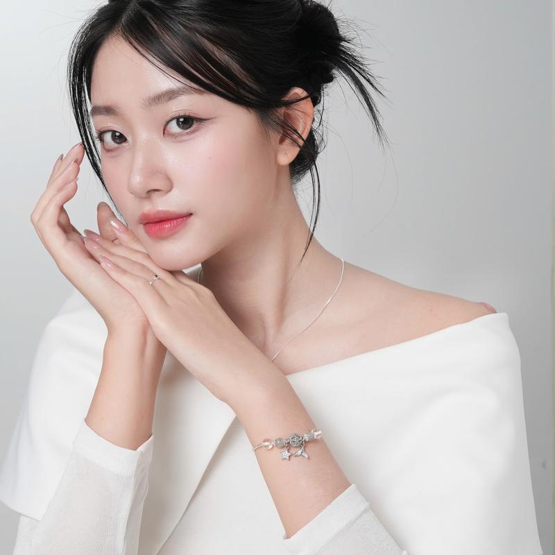 Product Introduction of Vòng tay đá mix charm An Gem trắng mix xà cừ full charm phụ kiện đeo tay nữ quà tặng sinh nhật giáng sinh Noel Tết Valentine Bracelet [TẶNG CHỈ ĐỎ] 11