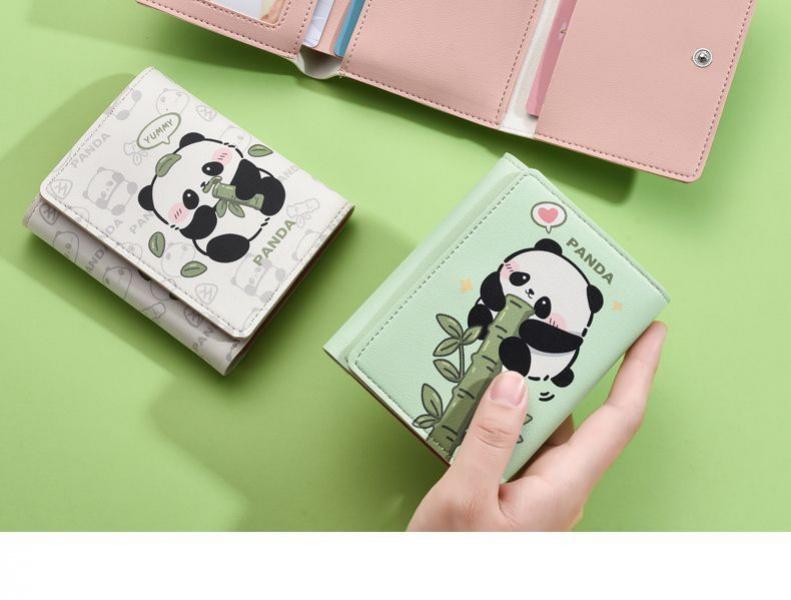 Product Introduction of Ví Gấp Ba Lần Hoạt Hình Gấu Trúc Ví Đựng Xu Cặp Đôi Ưa Nhìn Mới 2024 Ví Đựng Thẻ Giấy Chứng Nhận Bộ Ví Ngắn Wallet Nam Nhiều Ngăn Hình Chữ Nhật 6