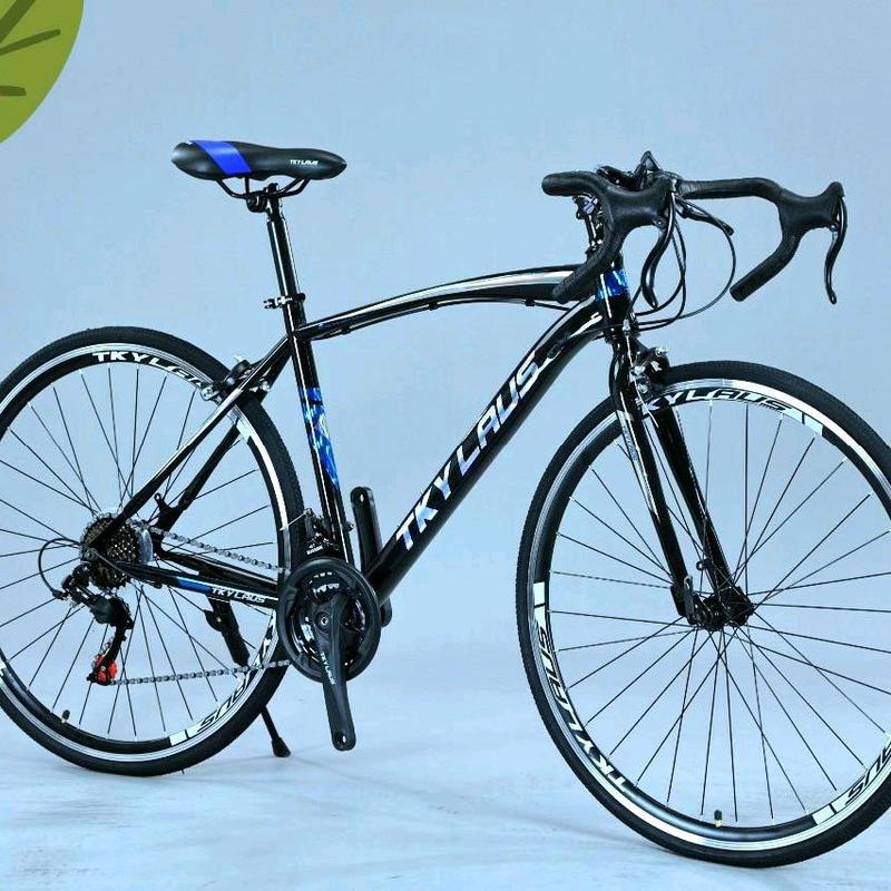 Còn VÀI XE  TKYLUS road đua tay công có phanh phụ  . Hàng ĐẬP THÙNG. Mới 100%. Có Bảo hành   đề 21 tốc độ và chức năng xả nhanh Xe Đạp