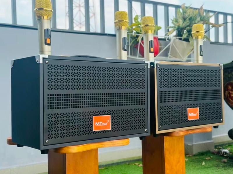 Loa Karaoke Xách Tay mini B52 PLUS Sức Mạnh Di Động, Âm Thanh Đỉnh Cao Kèm 2 Micro cao cấp