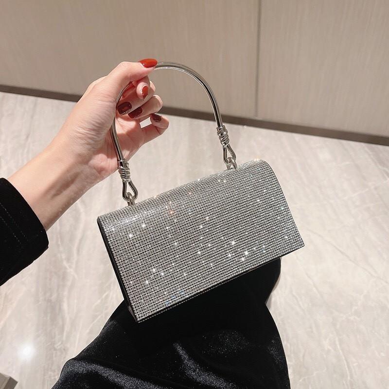 Product Introduction of Túi Xách Nữ Đeo Chéo Bag Clutch Đi Tiệc Cầm Tay Quai Kiềng Đính Đá BlingBling Màu Đen Màu Bạc Sang Chảnh Kèm Dây Xích Size 18 HÀNG CHUẨN QC Nhung Kem tuixach  thoitrang Khô sạch Nhẫn Đinh 6