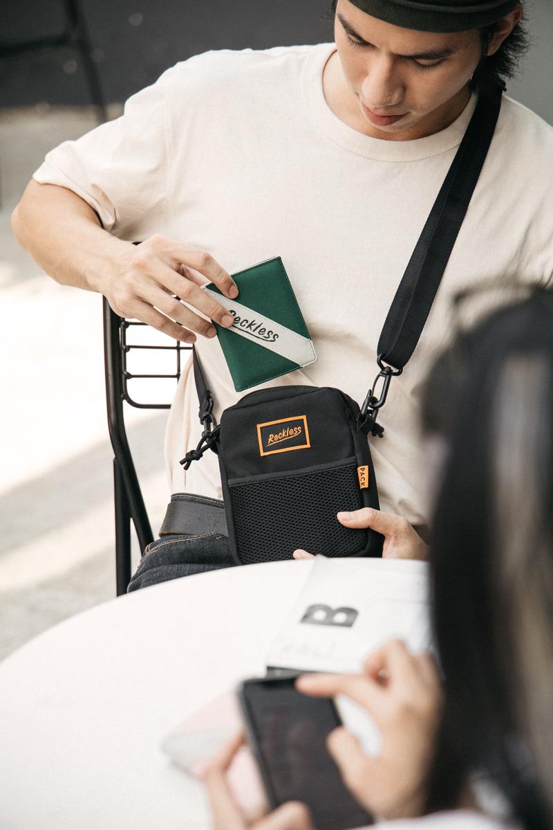 Product Introduction of Ví Vải Gập Đôi Đựng Thẻ Reckless - Mark Wallet - Ví Vải Đứng Polyester Kháng Nước 23