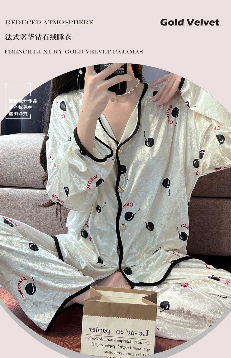 Product Introduction of Bộ Đồ Ngủ Nhung Kim Cương, Cao Cấp, Dành Cho Nữ, Bộ Đồ Mặc Nhà Dài Tay, Phong Cách Pháp Ngọt Ngào Nhung Vàng Mới, Thích Hợp Cho Mùa Xuân, Mùa Thu Và Mùa Đông 6