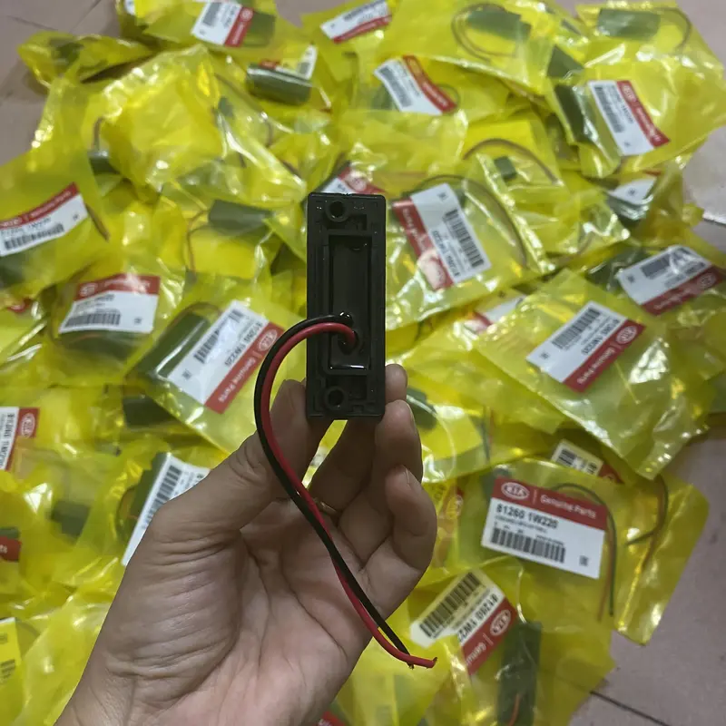 [Sỉ-Lẻ] Công tắc mở cốp sau, cao su mở cốp sau xe Morning 912-21), I10(14-21), Picanto, Rio, Accent, (Mã: 812601W220) 6