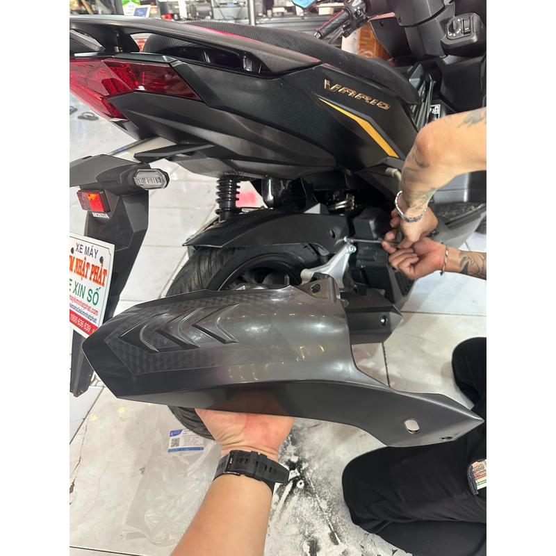 Dè Chắn bùn sau Vario 125 -150  Click như ZIN Bao cứng cáp Nha anh chị