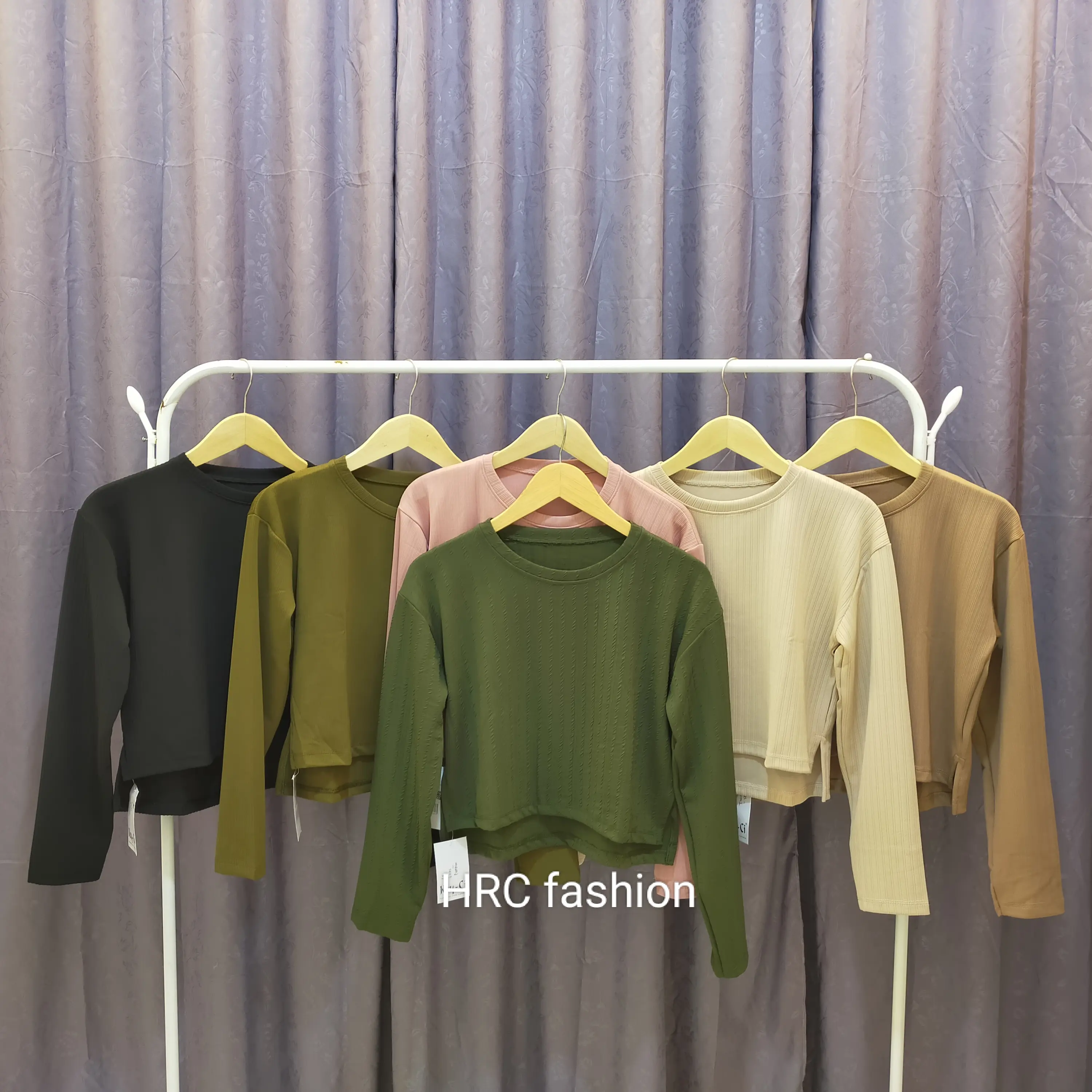 HRC Fashion| atasan crop top lengan panjang| atasan wanita kekinian| atsan wanita terbaru| crop top korean style| kaos crop terbaru Katun Santai Polos nyaman melar