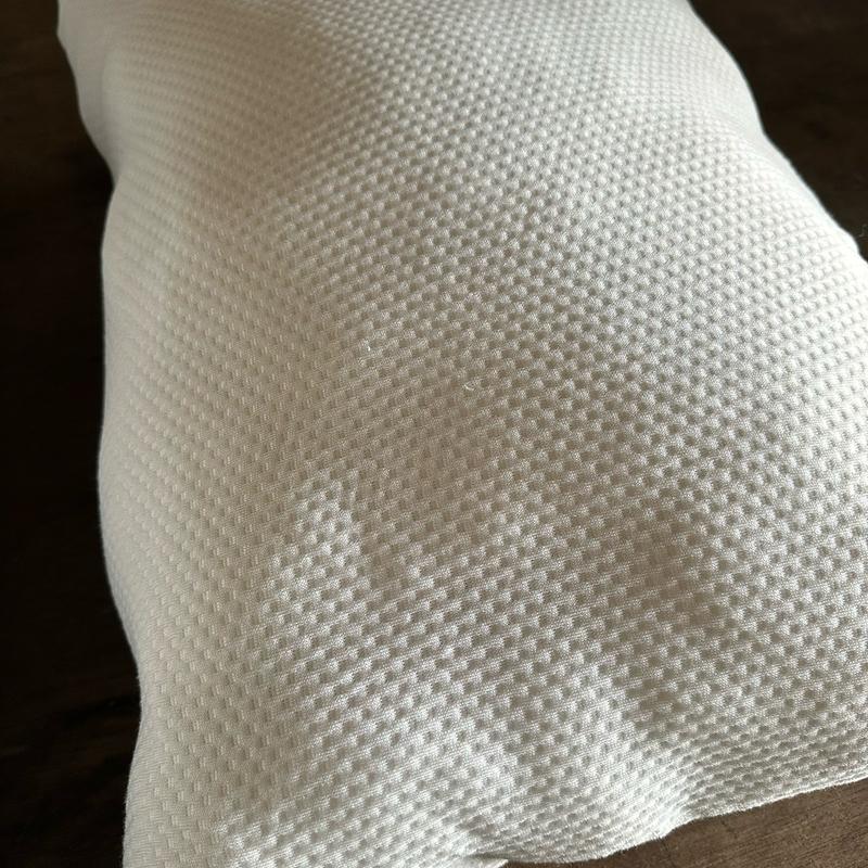 Bantal guling kniting halus dan nyaman Bed 1