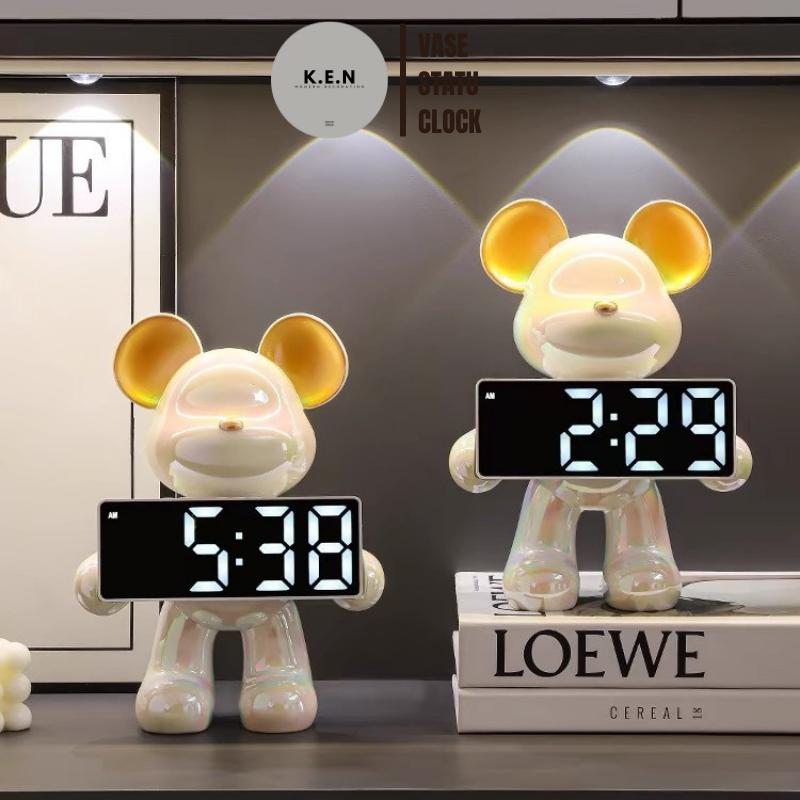 Đồng hồ gấu bearbrick decor phòng khách hiện đại decor kệ tivi cao cấp cao 26cm gốm sứ KENDECOR