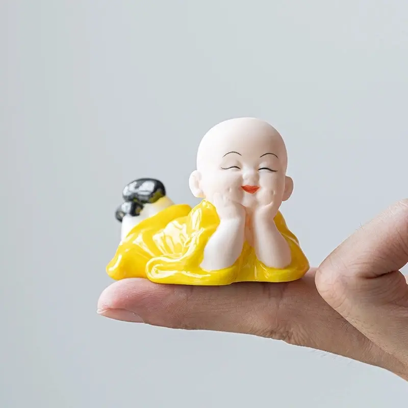 Chú tiểu an nhiên, vui vẻ yêu đời Decor Decor Phòng Tượng 2