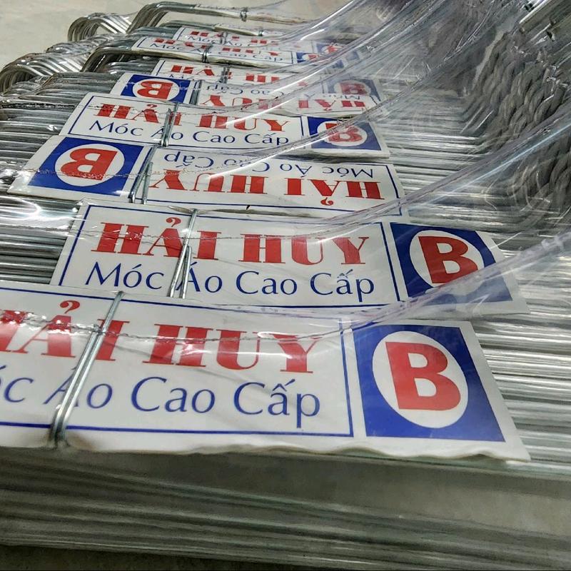 Giá Xưởng -MÓC MỎNG NHẸ NGẮN. Combo 100 móc người lớn B mỏng phơi đồ thun đồ bộ. Móc dài 38.5cm dày 2.8mm bảng lỗ pegboard