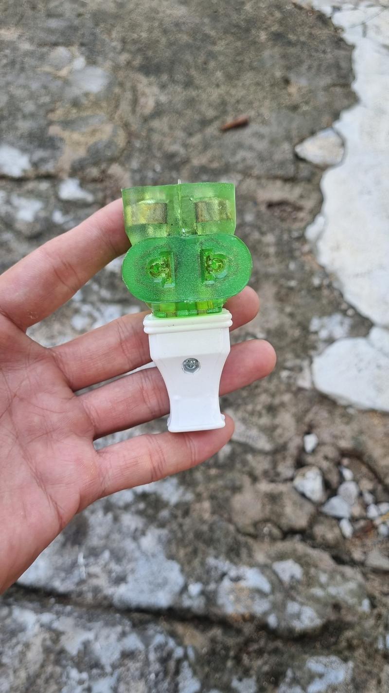 Product Introduction of Ổ cắm điện đúc 3 chấu chịu tải 4500W, chống va đập, có đèn báo nguồn 2
