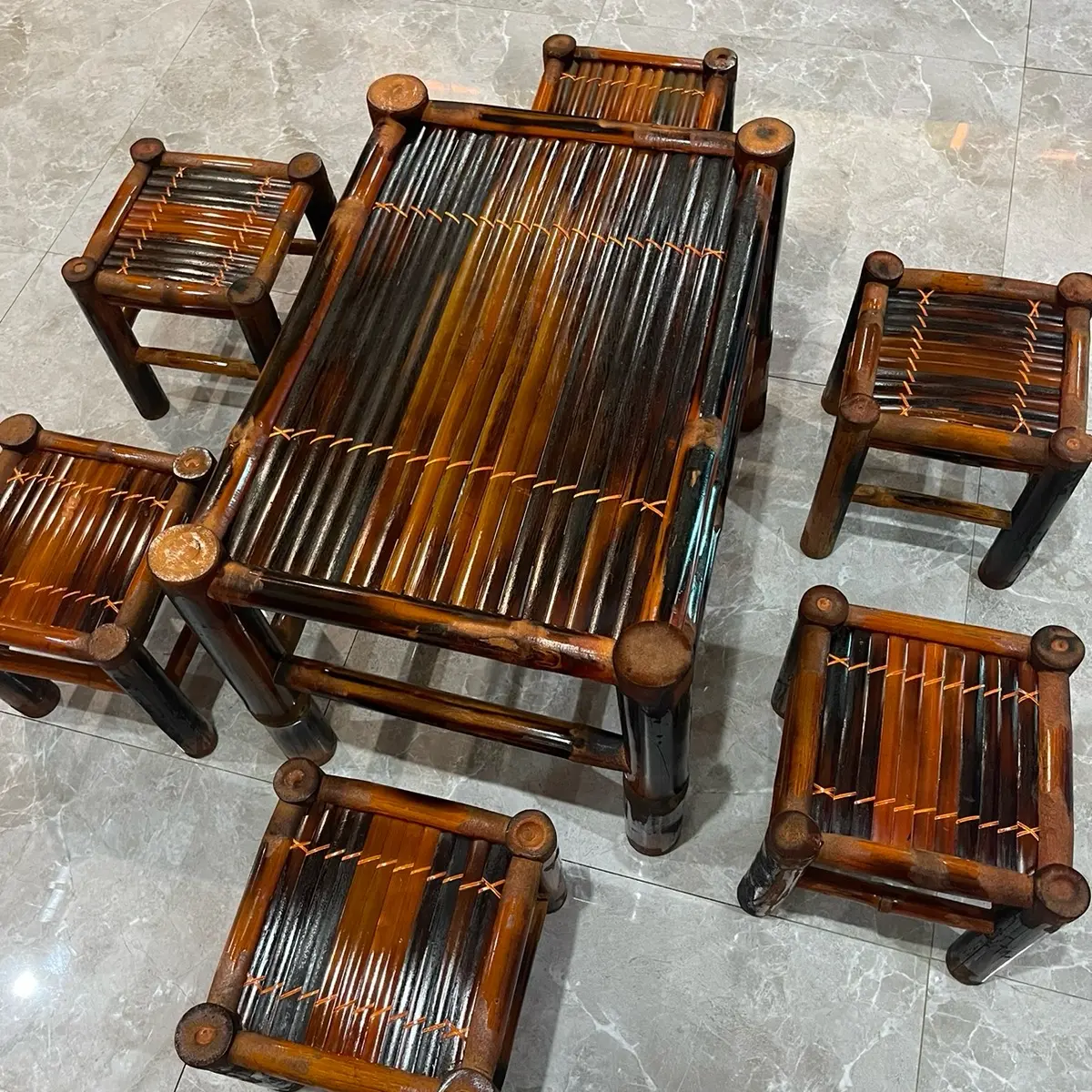 Bàn ghế tre bộ 6 ghế hun khói. Đã sử lý mọt và sơn pu