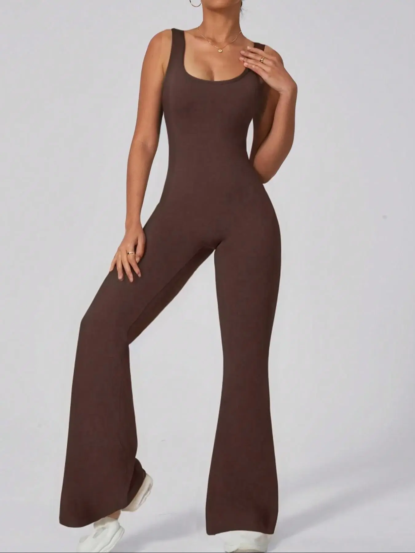 Women's Solid Ruched Flare Leg Sports Jumpsuit, Casual Comfy Scoop Neck Sleeveless Jumpsuit for Yoga Gym Workout, Ladies Sportswear for All Seasons